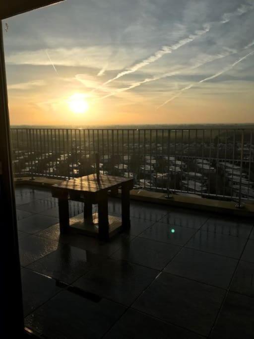 Penthouse Met Zeezicht En 2 Terrassen Apartman Middelkerke Kültér fotó